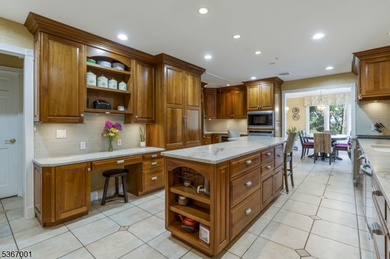 Dining room, Interior, Kitchen, Recessed Lighting, Stainless Steel Appliances