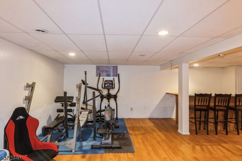 Fitness Equipment, Interior, Recessed Lighting, Wood Texture Flooring