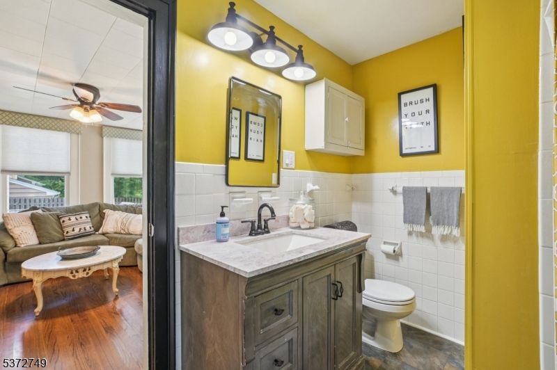 Bathroom, Interior, Living room, Wood Texture Flooring