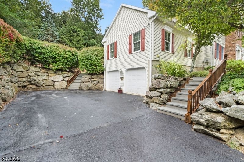 Attached, Exterior, Facade, Raised Ranch