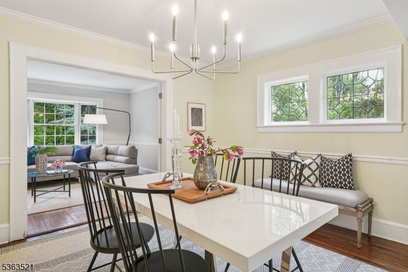 Chandelier, Dining room, Interior, Living room, Wood Texture Flooring