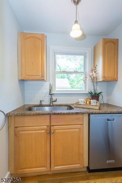 Interior, Kitchen, Pendant Lights, Wood Texture Flooring