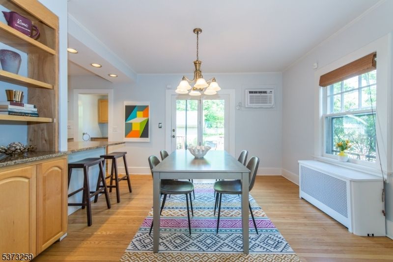 Chandelier, Dining room, Interior, Recessed Lighting, Wood Texture Flooring