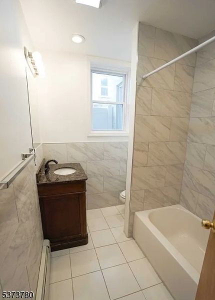 Bathroom, Interior, Marble Walls, Recessed Lighting