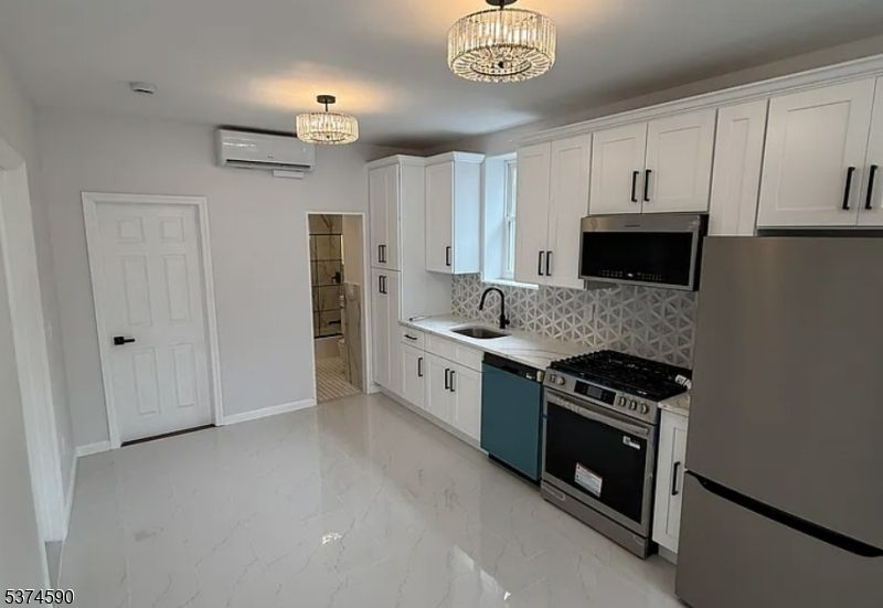 Chandelier, Interior, Kitchen, Marble, Stainless Steel Appliances