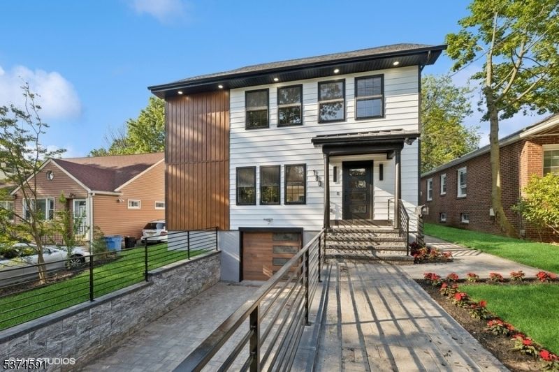 Attached, Exterior, Facade, Raised Ranch