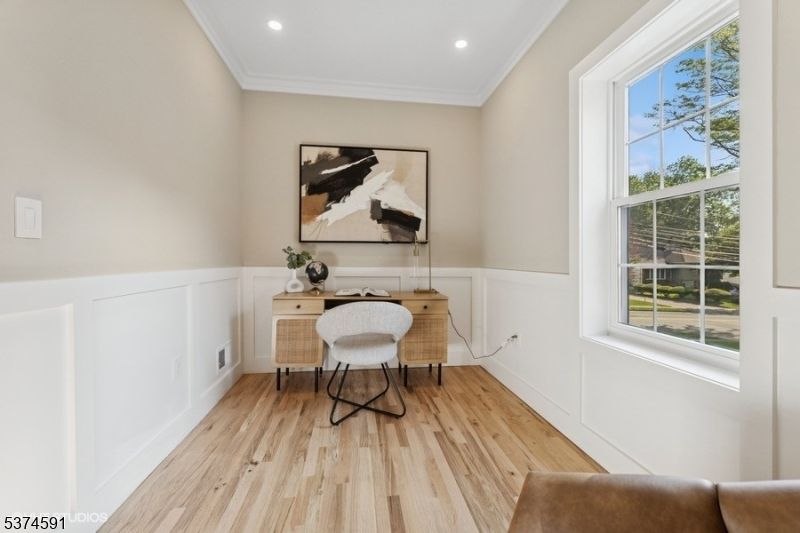 Home Office, Interior, Recessed Lighting, Wood Texture Flooring