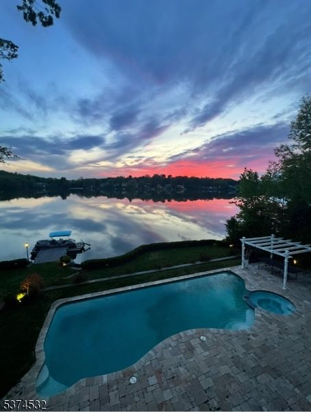 Exterior, Pool, Water