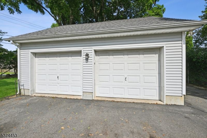 Detached Garage, Exterior