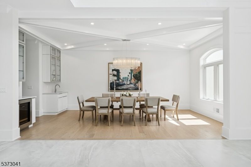 Chandelier, Dining room, Interior, Recessed Lighting, Wood Texture Flooring