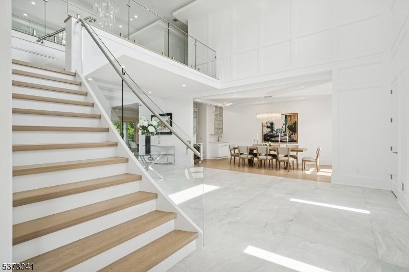 Chandelier, Dining room, Interior, Marble, Recessed Lighting