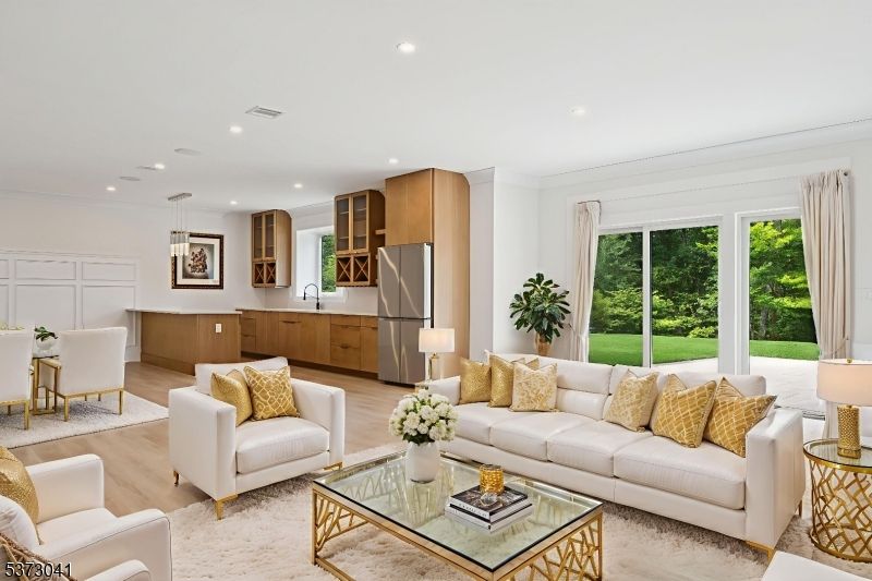 Dining room, Interior, Kitchen, Living room, Pendant Lights, Recessed Lighting, Stainless Steel Appliances, Wood Texture Flooring
