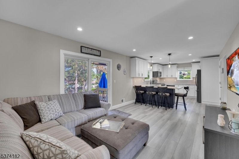 Interior, Kitchen, Living room, Pendant Lights, Recessed Lighting, Wood Texture Flooring