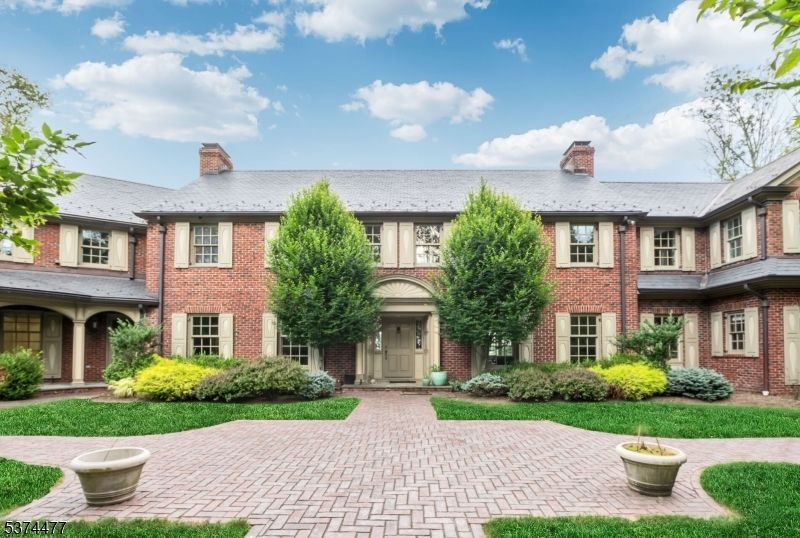 Exterior, Facade, Brick Facade, Georgian