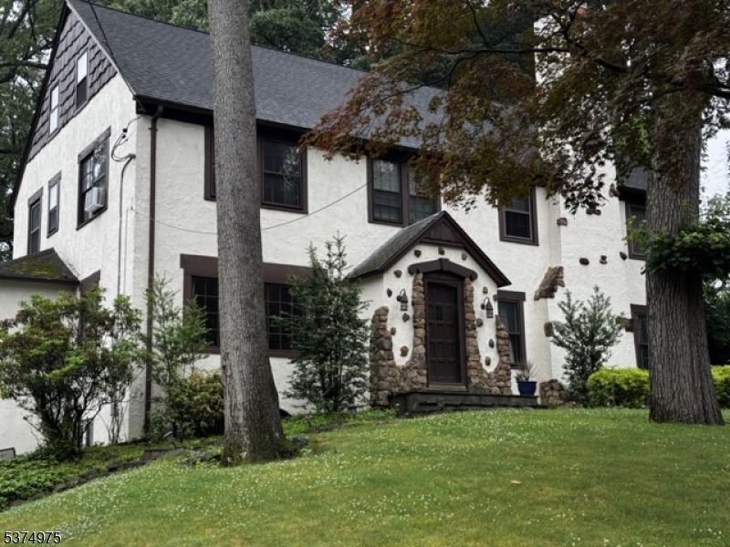 Exterior, Facade, Tudor Revival