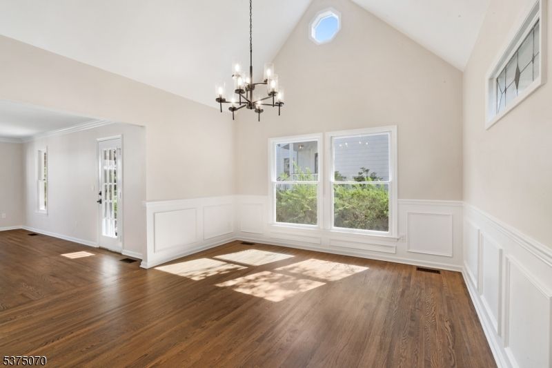 Empty room, Interior, Pendant Lights, Wood Texture Flooring