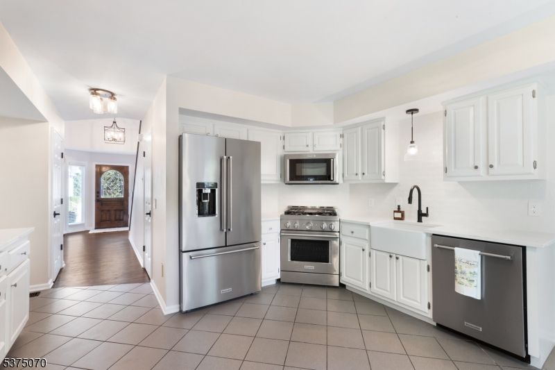 Interior, Kitchen, Pendant Lights, Stainless Steel Appliances