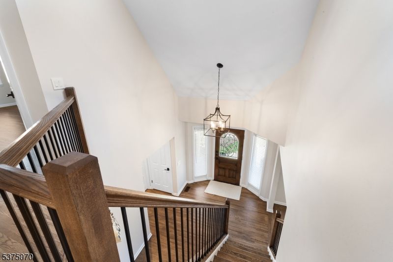 Interior, Pendant Lights, Wood Texture Flooring