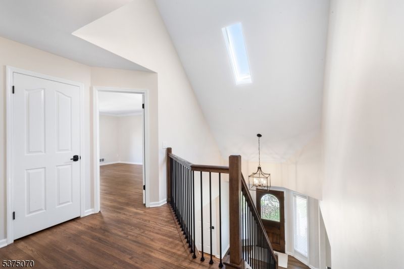 Interior, Pendant Lights, Wood Texture Flooring
