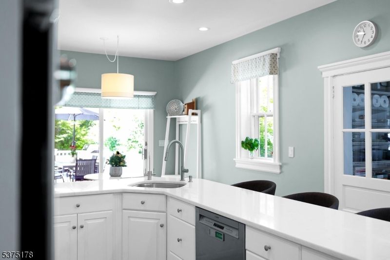Interior, Kitchen, Pendant Lights, Recessed Lighting