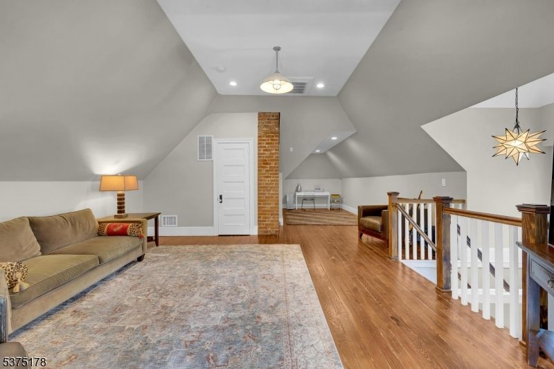 Interior, Pendant Lights, Recessed Lighting, Wood Texture Flooring