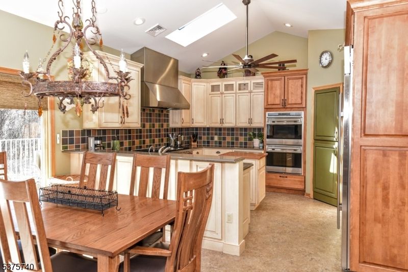 Dining room, Interior, Kitchen, Recessed Lighting, Stainless Steel Appliances