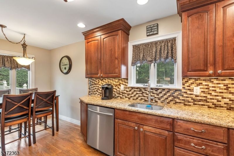 Dining room, Interior, Kitchen, Pendant Lights, Recessed Lighting, Wood Texture Flooring