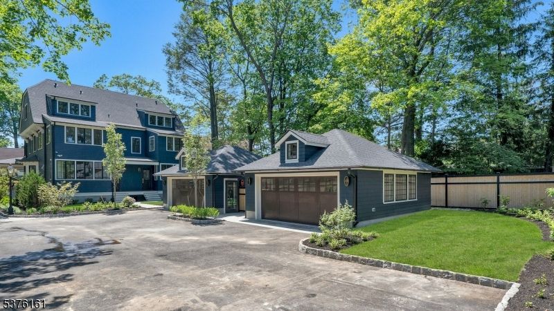 Backyard, Exterior, Facade, Cape Cod