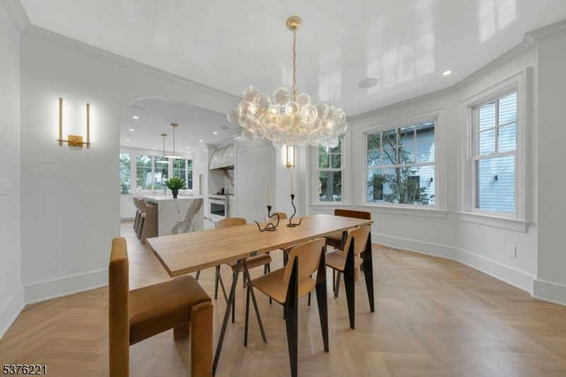 Chandelier, Dining room, Interior, Kitchen, Pendant Lights, Recessed Lighting, Wood Texture Flooring