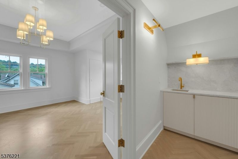 Chandelier, Empty room, Interior, Marble Walls, Wood Texture Flooring