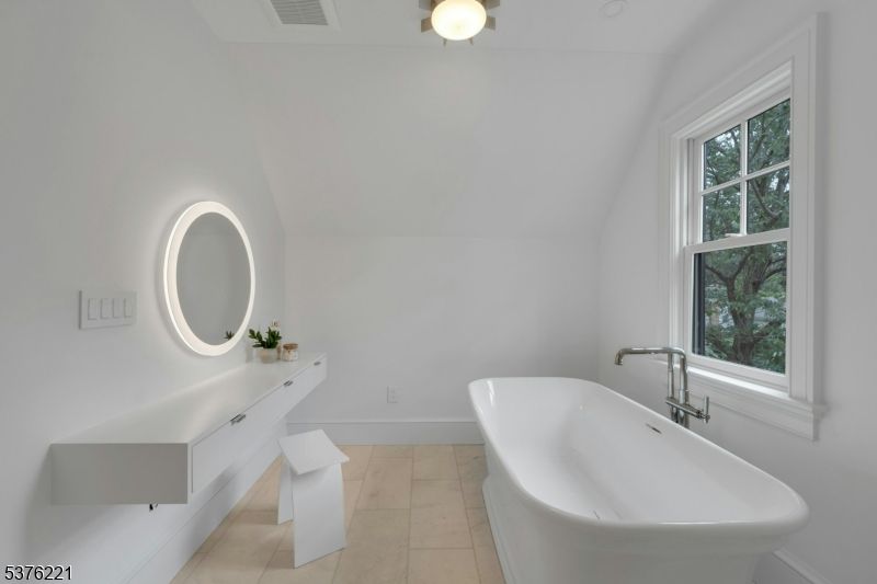 Bathroom, Free Standing Baths, Interior
