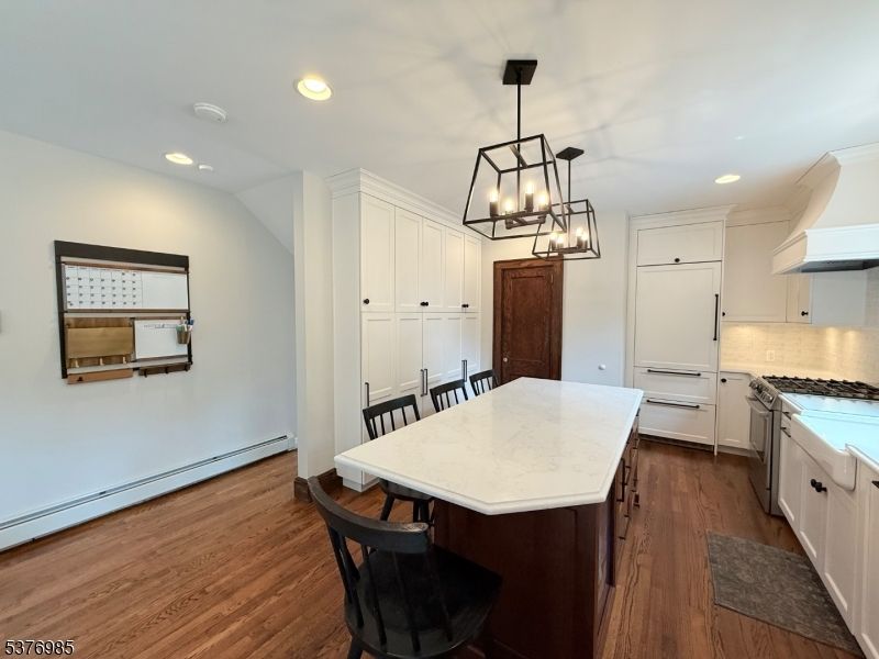 Dining room, Interior, Kitchen, Pendant Lights, Recessed Lighting, Wood Texture Flooring
