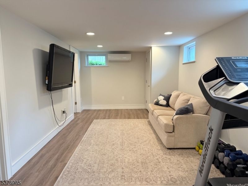 Fitness Equipment, Interior, Recessed Lighting, Wood Texture Flooring