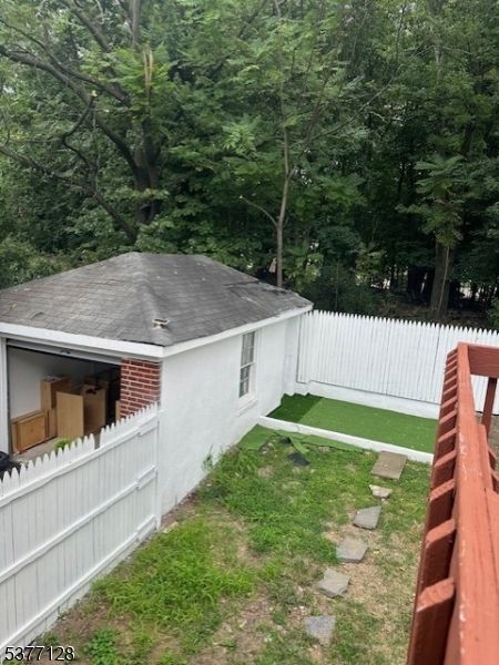 Backyard, Exterior