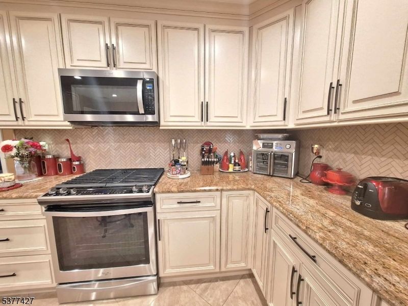Interior, Kitchen, Stainless Steel Appliances