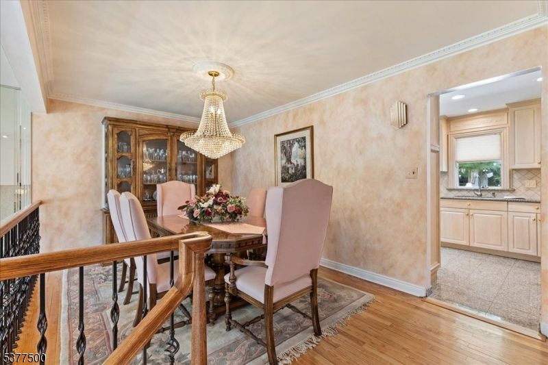 Chandelier, Dining room, Interior, Recessed Lighting, Wood Texture Flooring