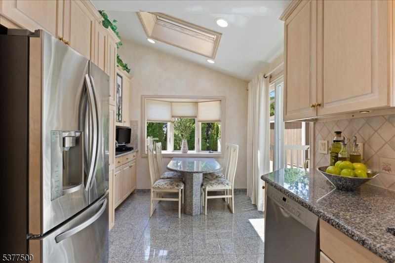 Dining room, Interior, Kitchen, Recessed Lighting, Stainless Steel Appliances