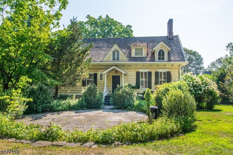 Backyard, Exterior, Facade, Cape Cod