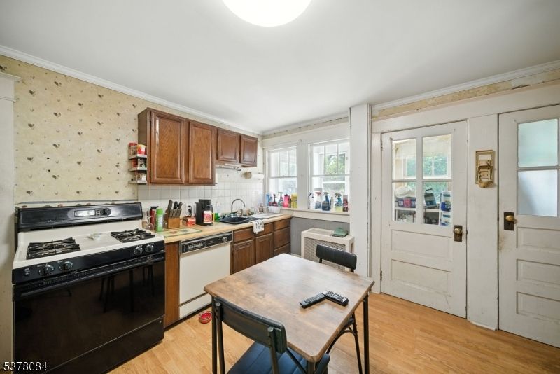 Interior, Kitchen, Wood Texture Flooring