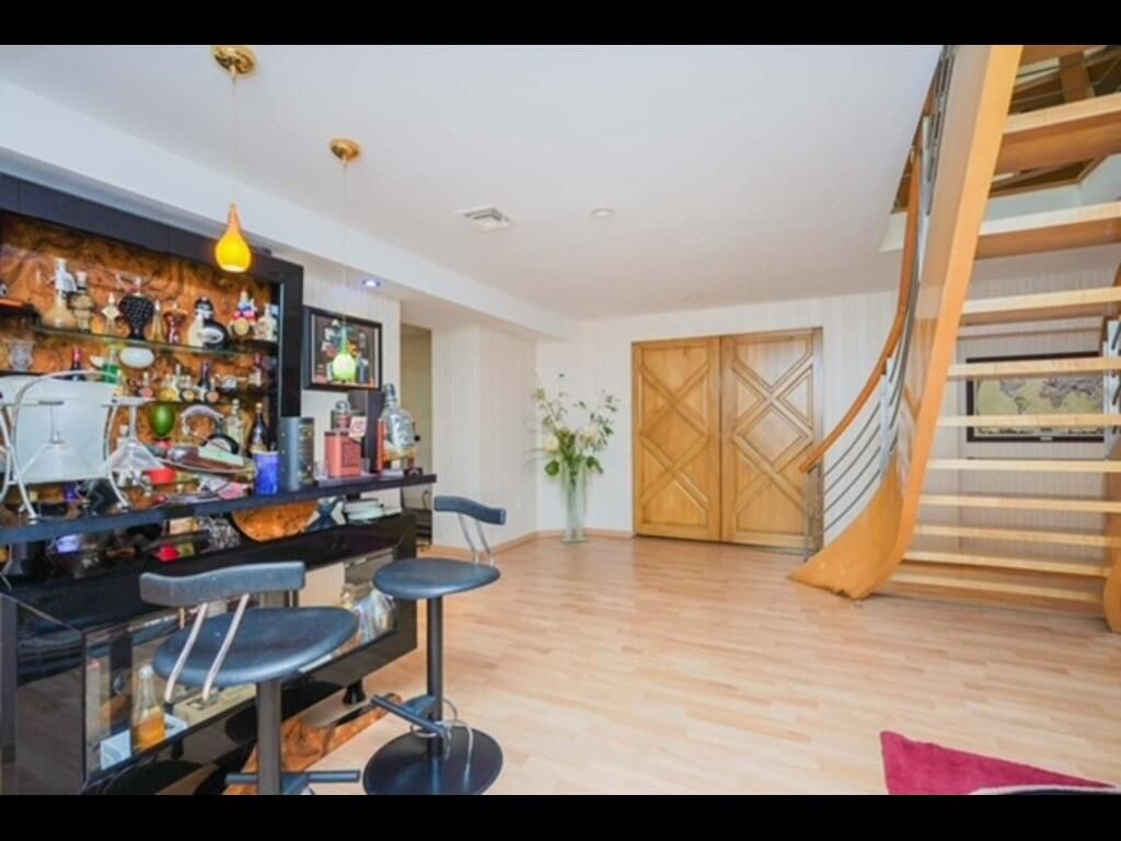 Interior, Pendant Lights, Recessed Lighting, Wood Texture Flooring