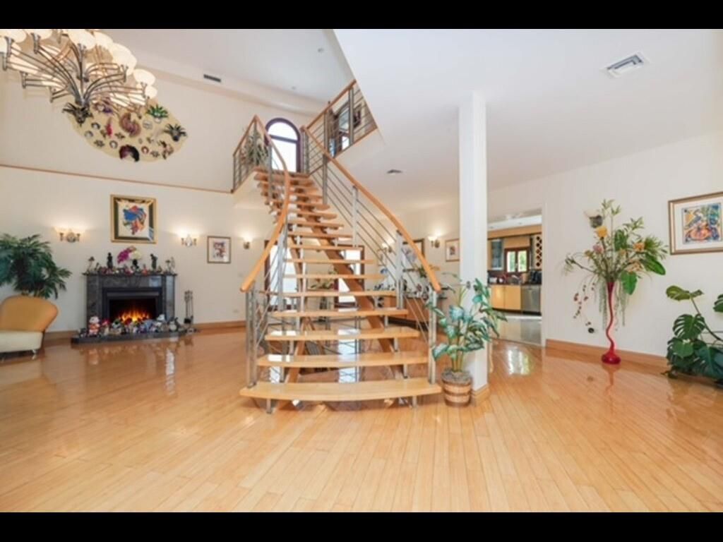 Chandelier, Fireplace, Interior, Recessed Lighting, Wood Texture Flooring
