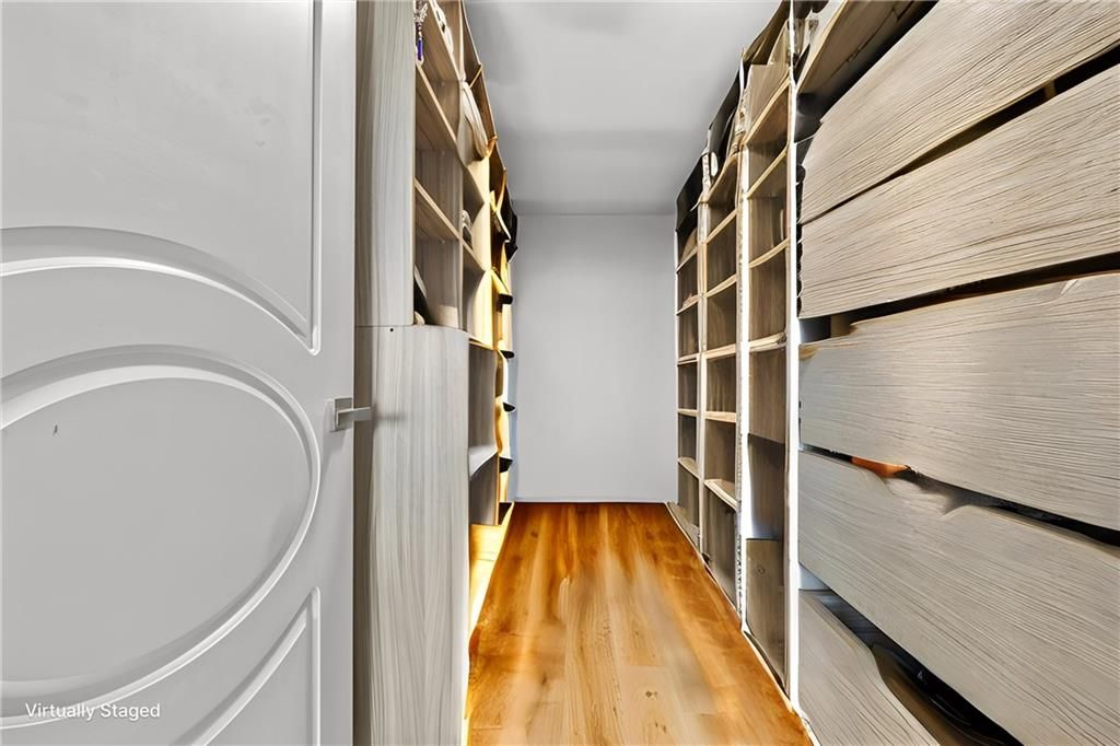 Interior, Walk-in Closets, Wood Texture Flooring