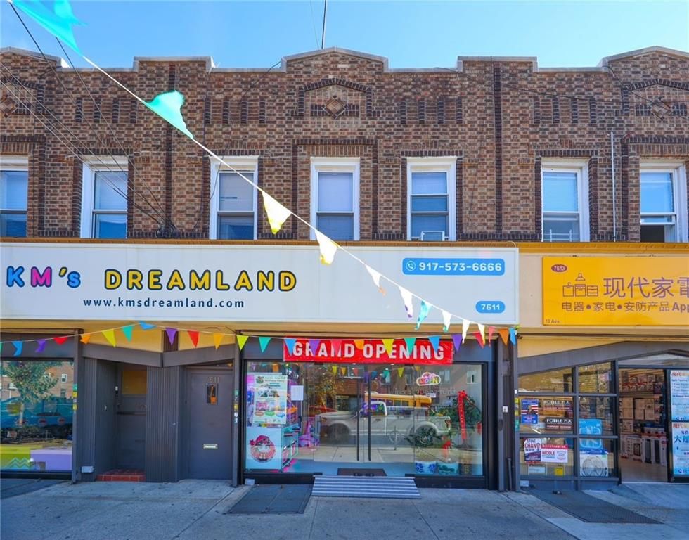 Exterior, Facade, None