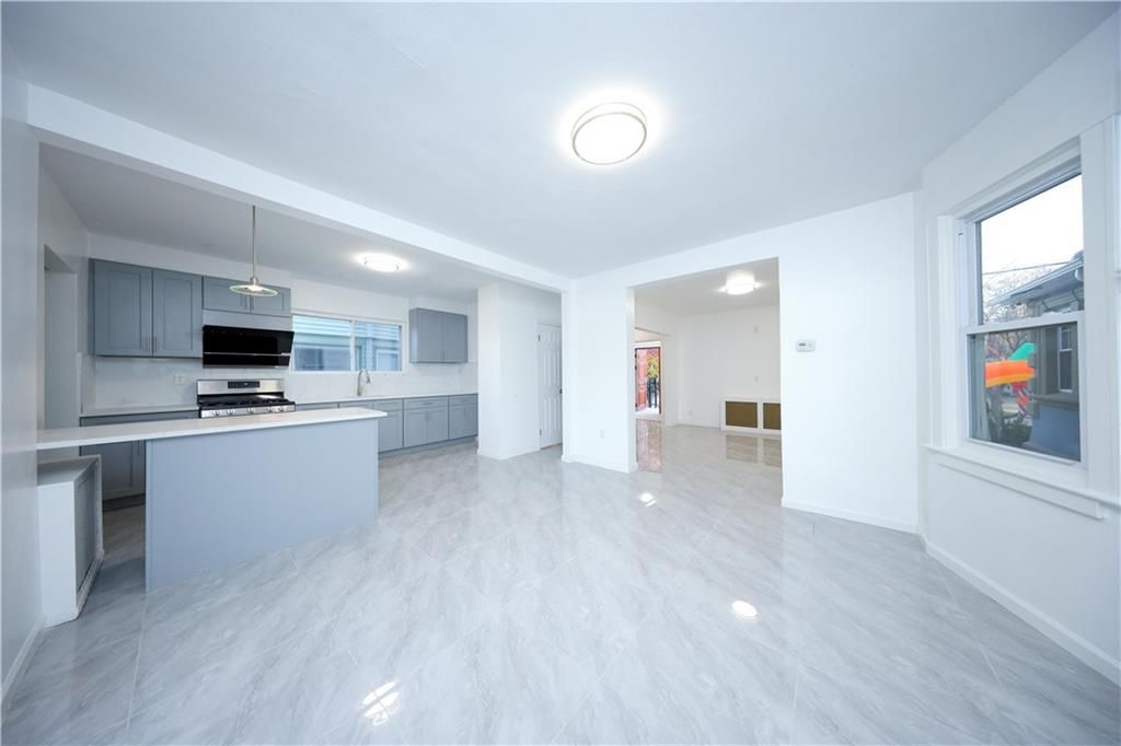 Interior, Kitchen, Pendant Lights, Stainless Steel Appliances