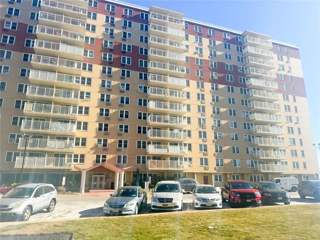 Exterior, Facade, Condo Building