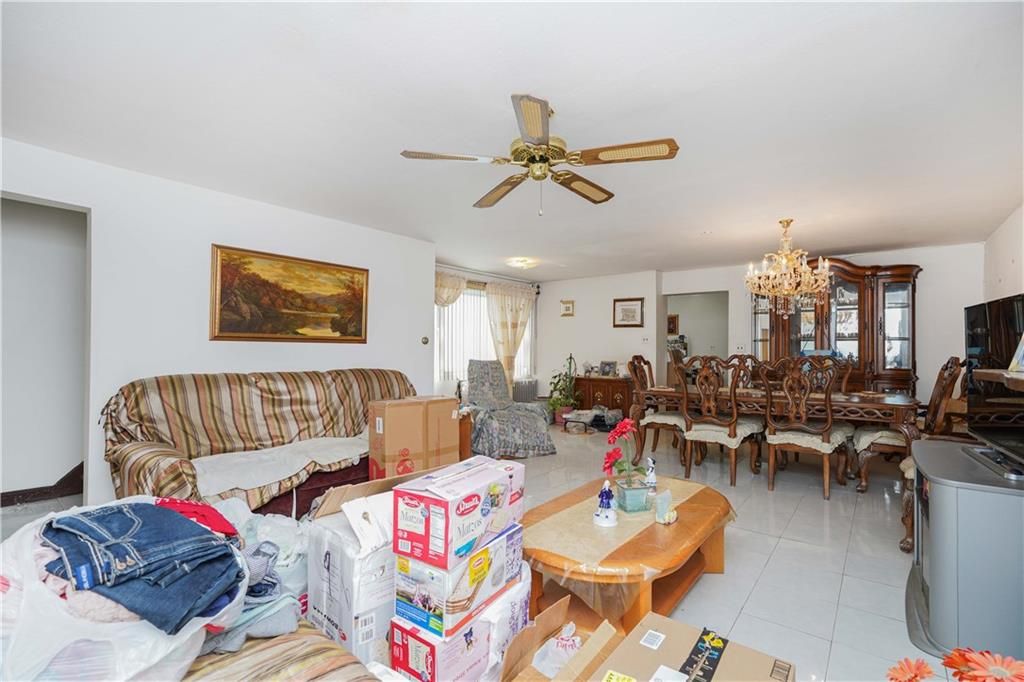 Chandelier, Dining room, Interior, Living room