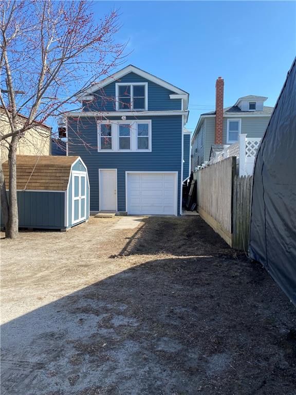 Attached, Exterior, Facade, Raised Ranch