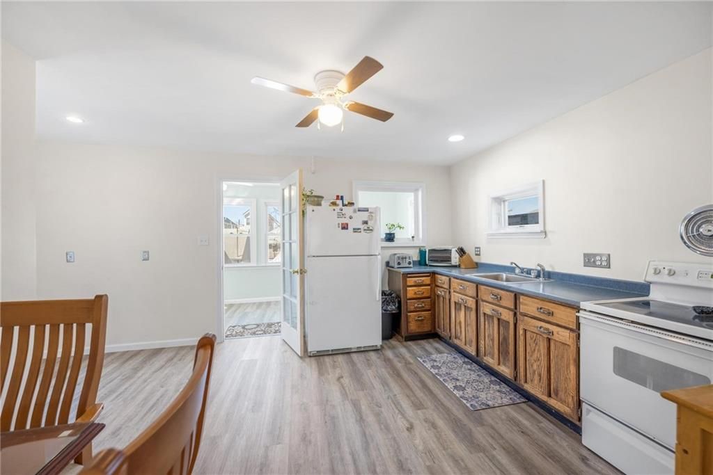 Interior, Kitchen, Recessed Lighting, Wood Texture Flooring