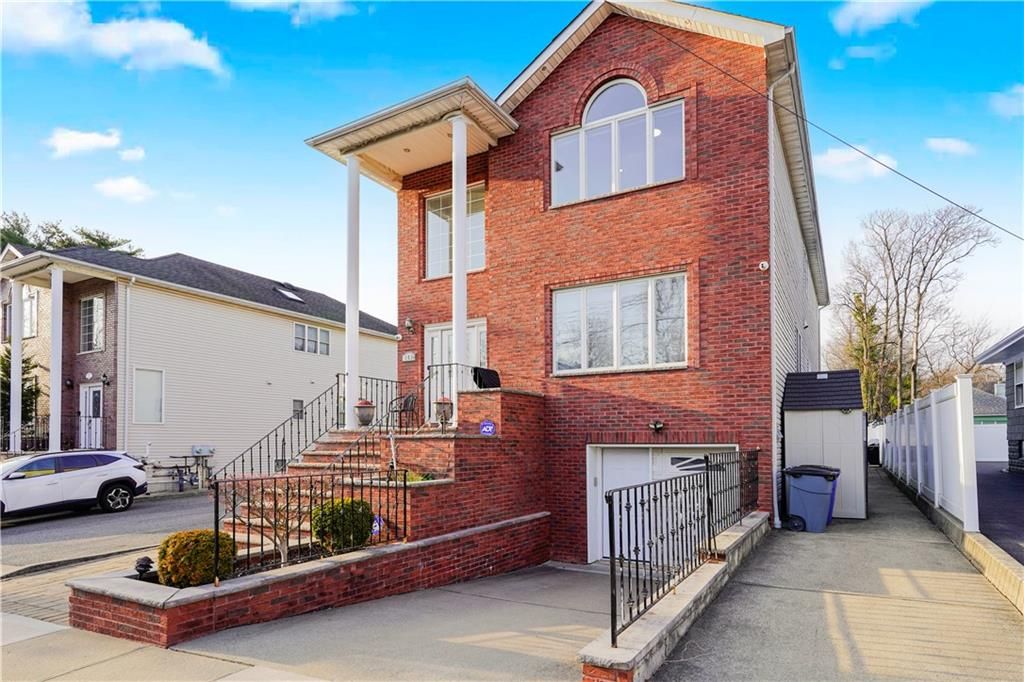 Attached, Exterior, Facade, Brick Facade, Rowhouse