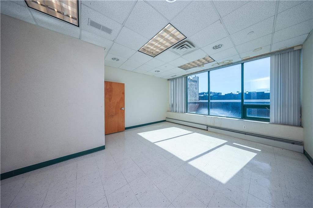 Empty room, Interior, Recessed Lighting, Water